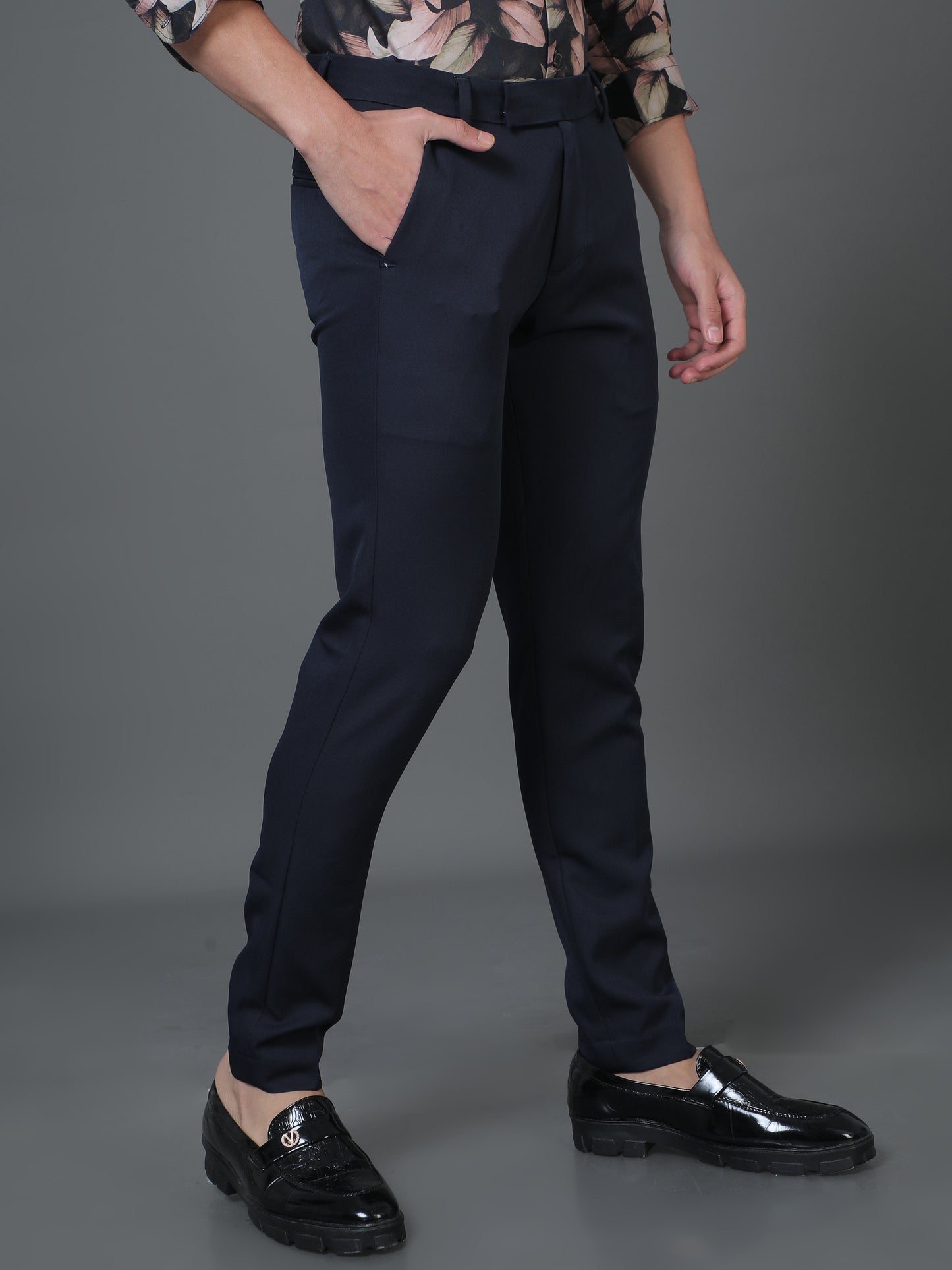 Late-night Rendezvous - Royal blue