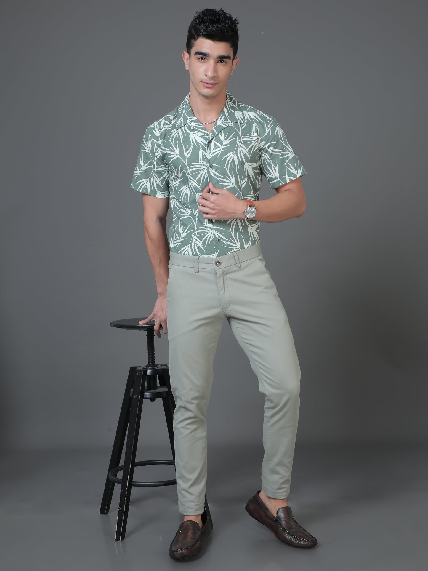 Late-night Rendezvous - Sage green